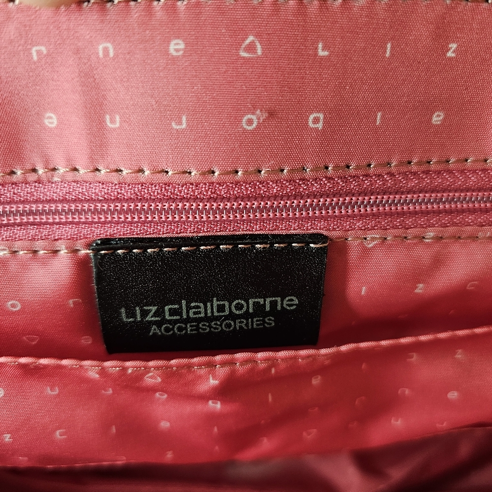 Liz Claiborne Pale Pink Monetray Baguette Purse - Picture 10 of 12